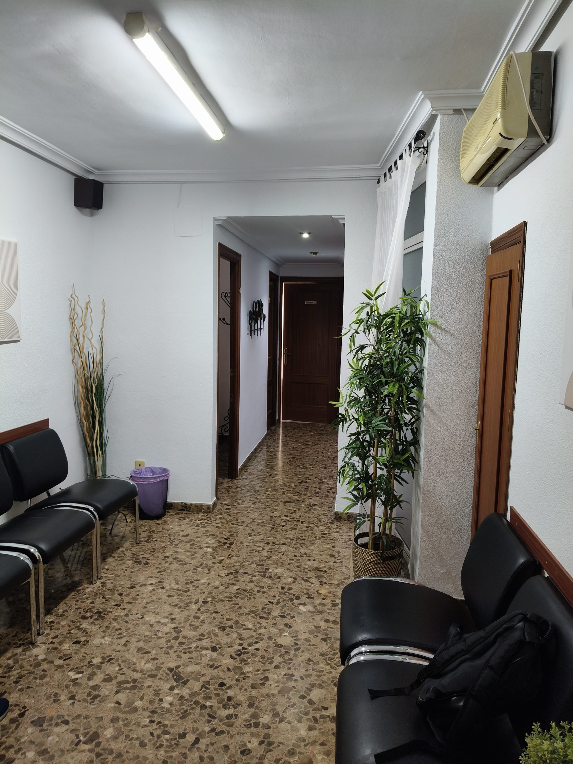 Terapia presencial en Sevilla, en Av. Eduardo Dato 85 1ºB, Sevilla, todos los martes mañana y tarde
